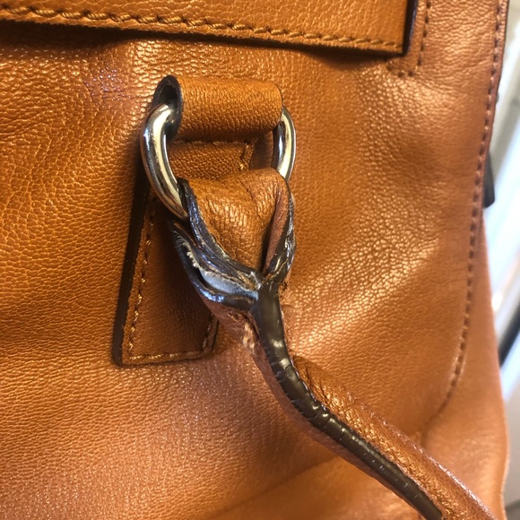 Michael Kors tan leather dual strap bag. - Picture 4 of 12